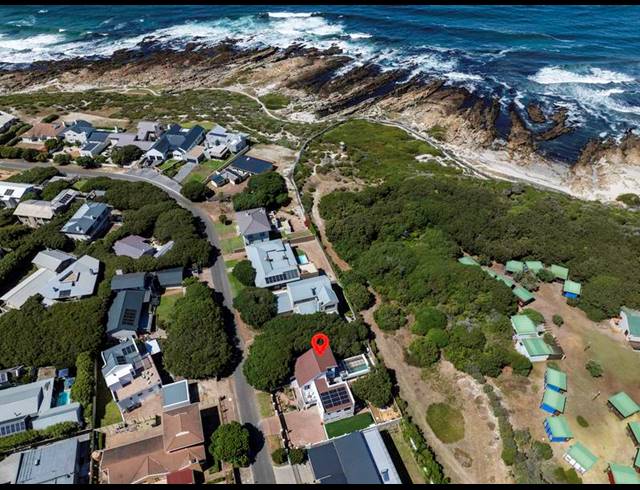 5 BEDROOM HOUSE FOR SALE IN SANDBAAI